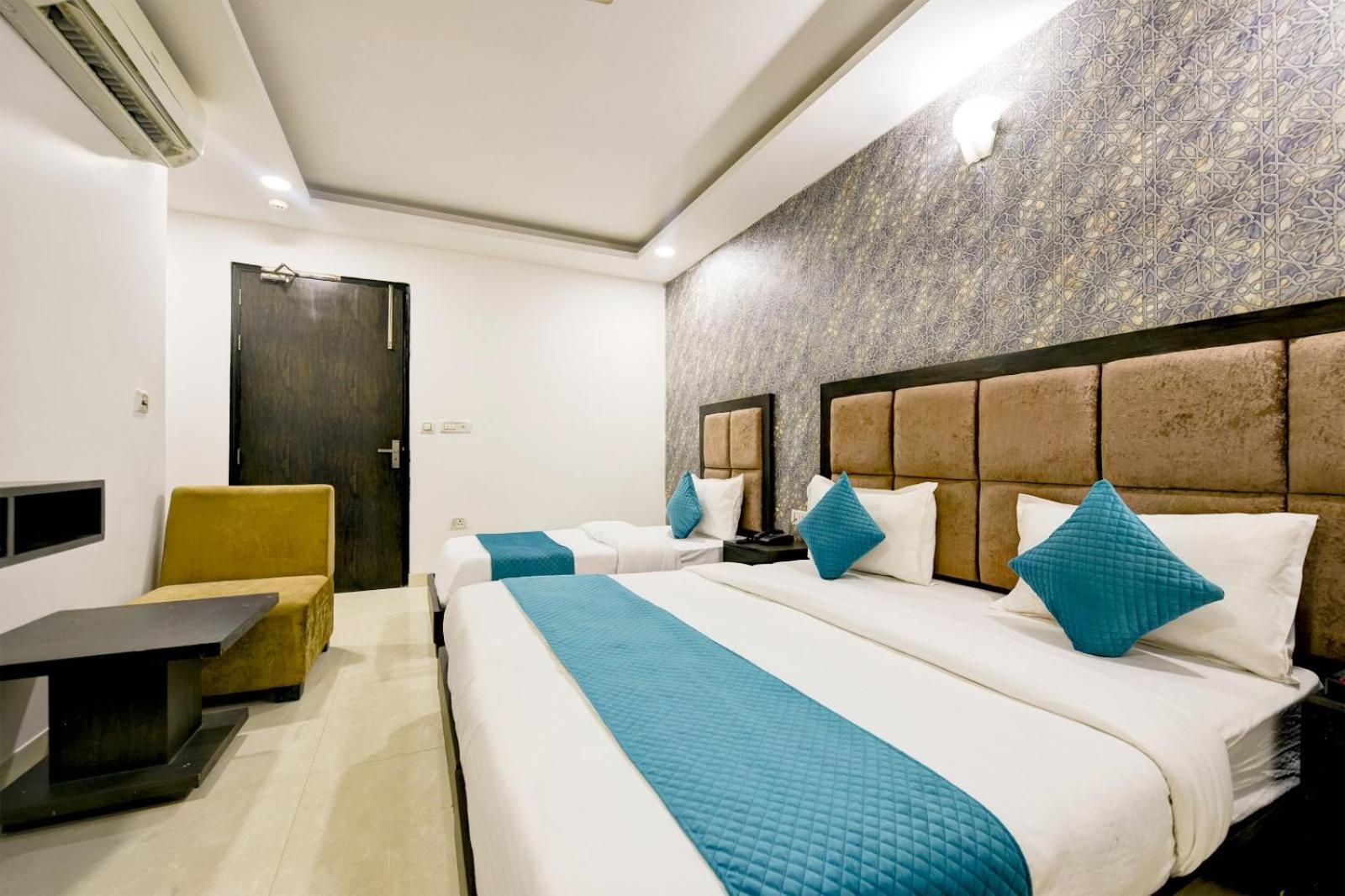 The Atlantes Suite Near Delhi Airport นิวเดลี ภายนอก รูปภาพ