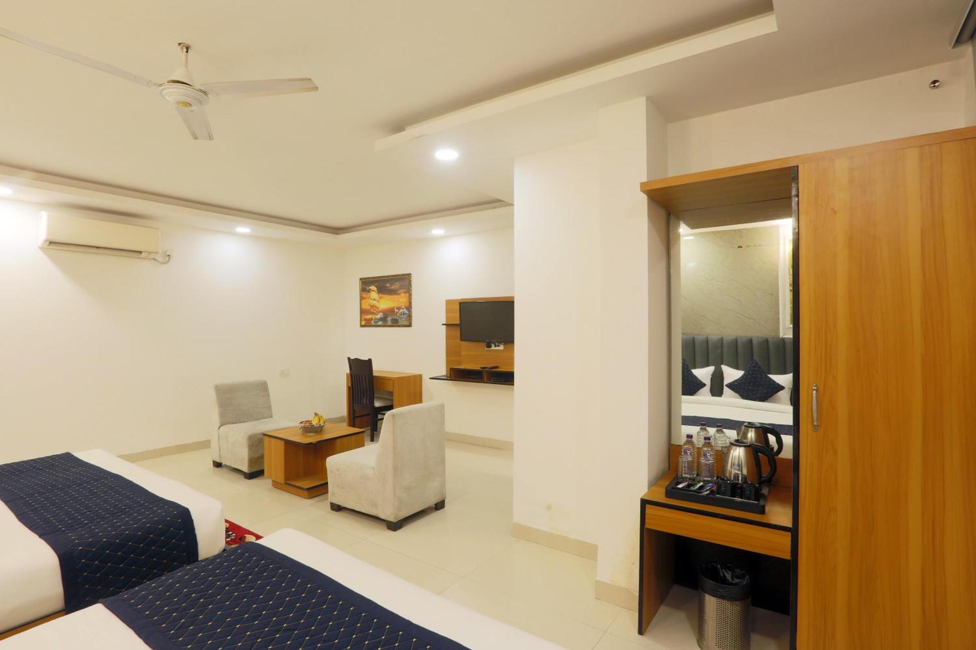 The Atlantes Suite Near Delhi Airport นิวเดลี ภายนอก รูปภาพ