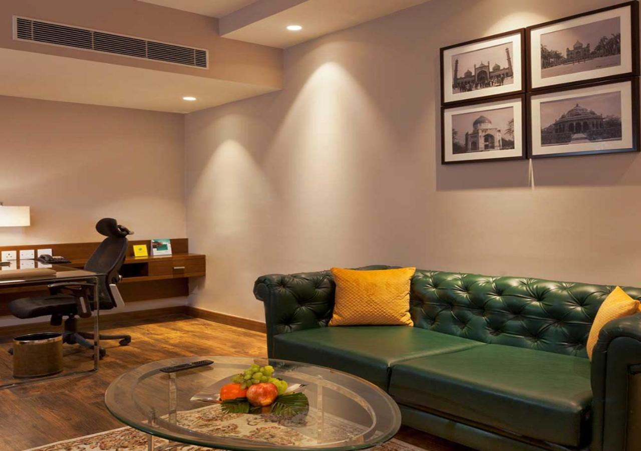 The Atlantes Suite Near Delhi Airport นิวเดลี ภายนอก รูปภาพ