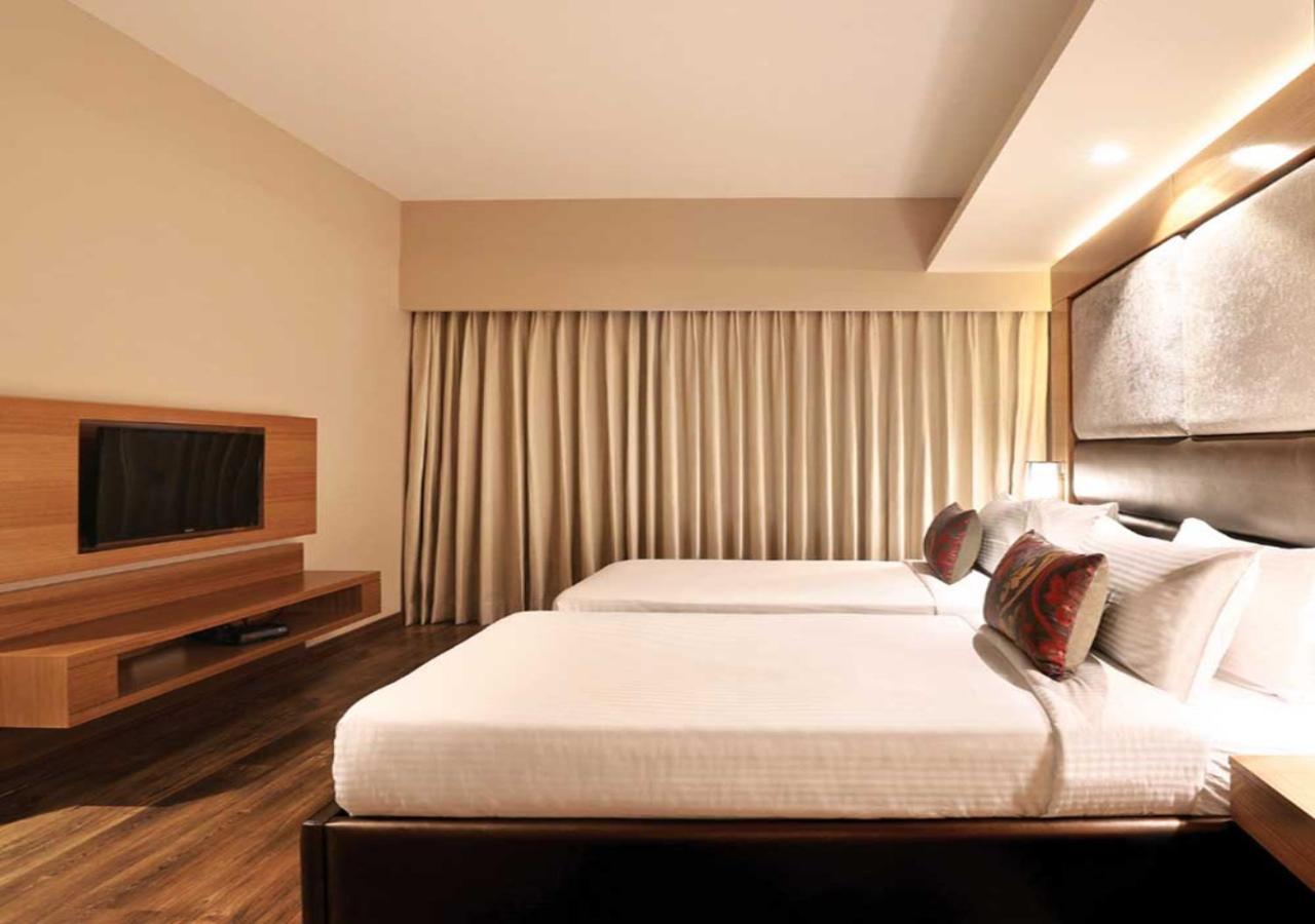 The Atlantes Suite Near Delhi Airport นิวเดลี ภายนอก รูปภาพ